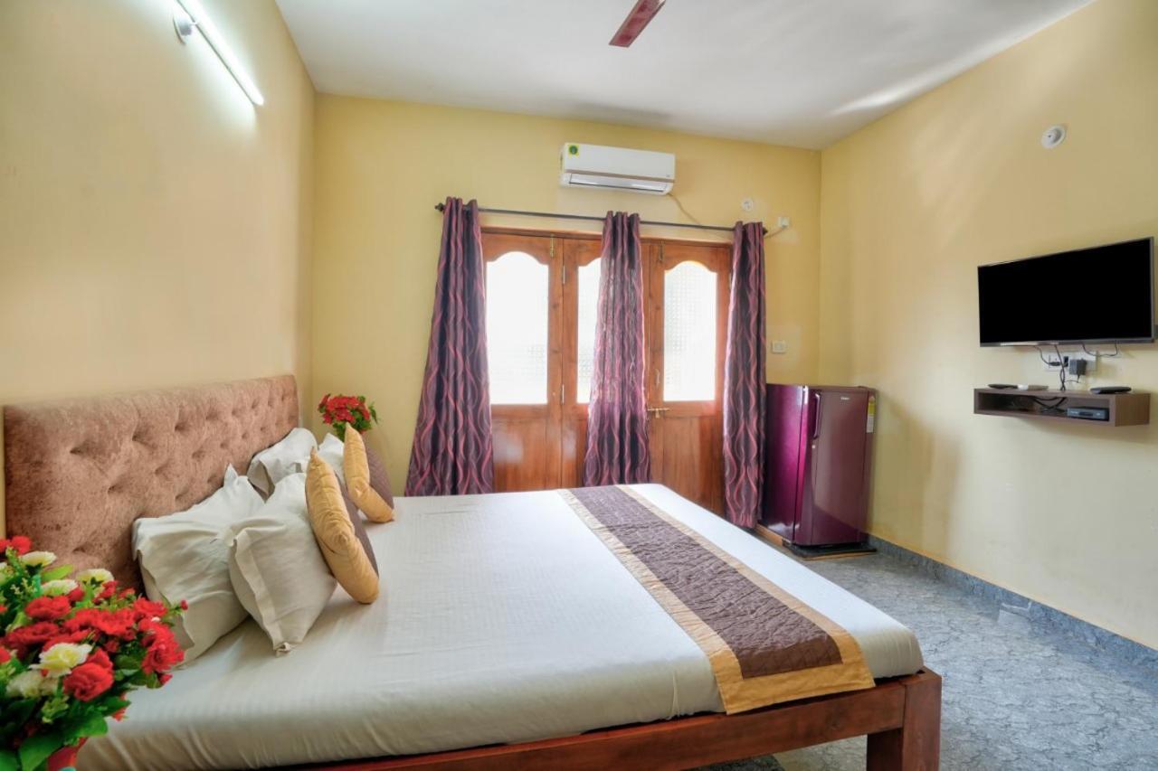 Golden Studio Apartment Goa Calangute Exteriör bild