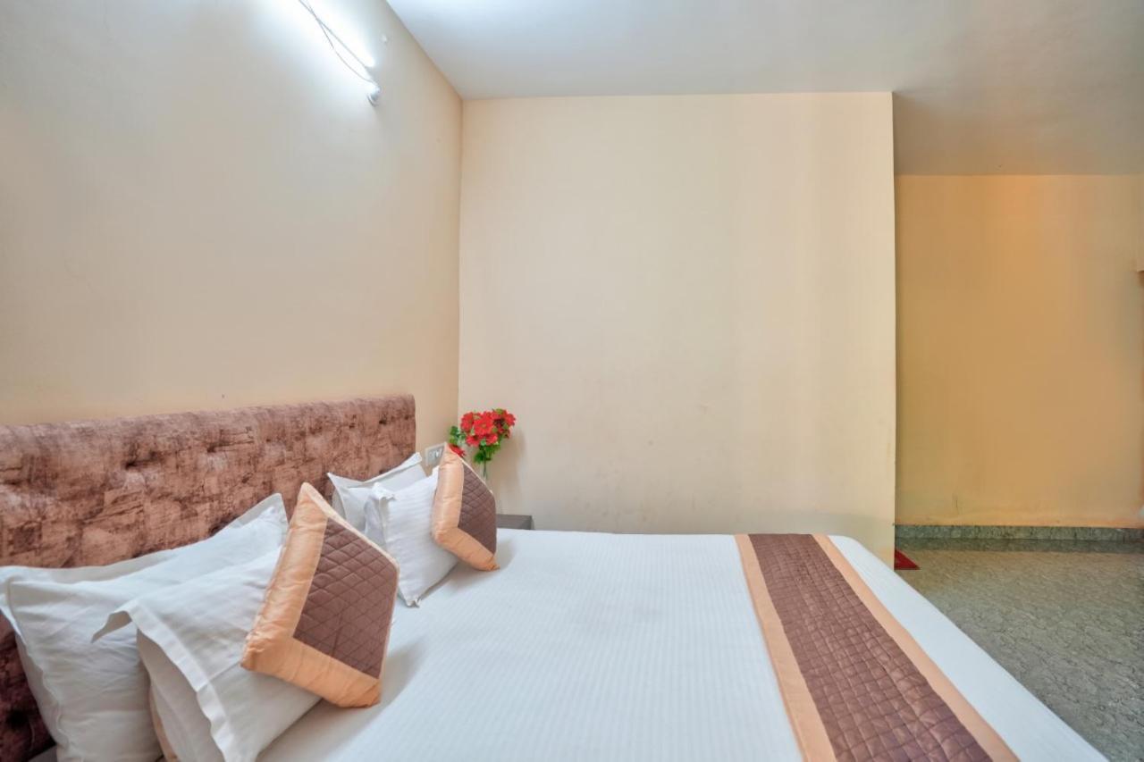 Golden Studio Apartment Goa Calangute Exteriör bild